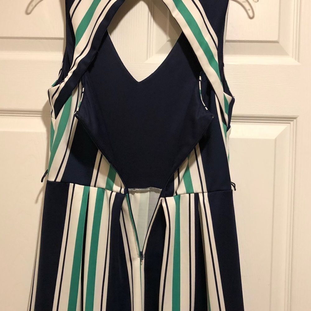 BCX open back dress sleeveless with pleats - Picture 5 of 8